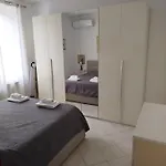 Handy Location