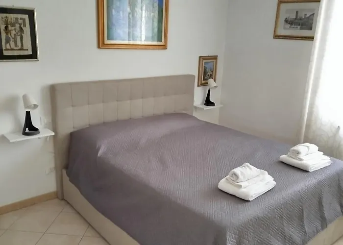 Handy Location Apartment *